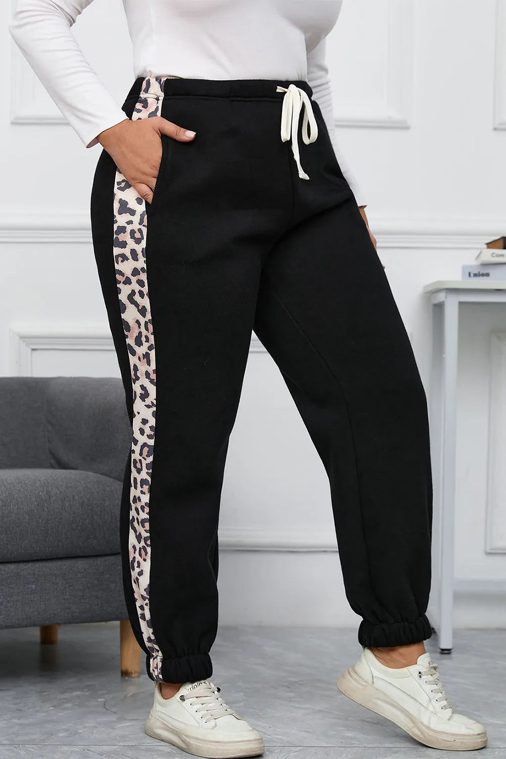 Black Plus Size Contrast Leopard Side Panel Joggers