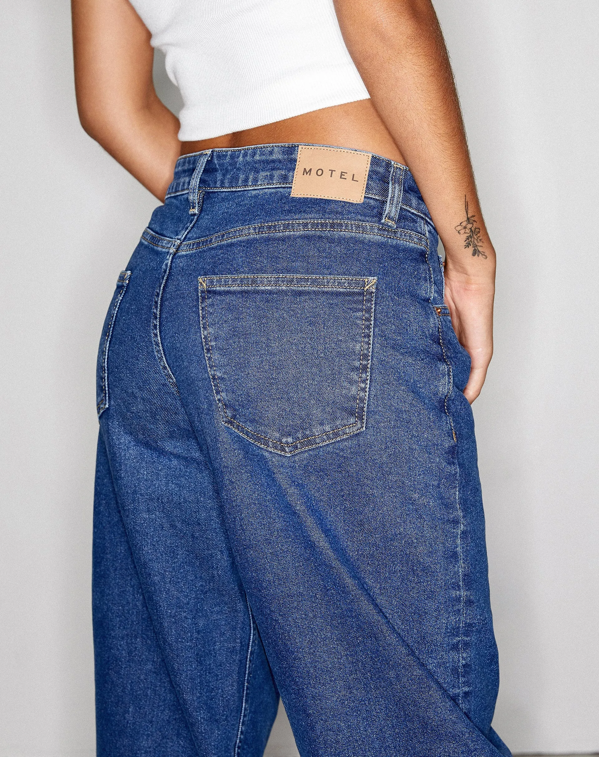 Low Rise Parallel Jeans in 90's Blue